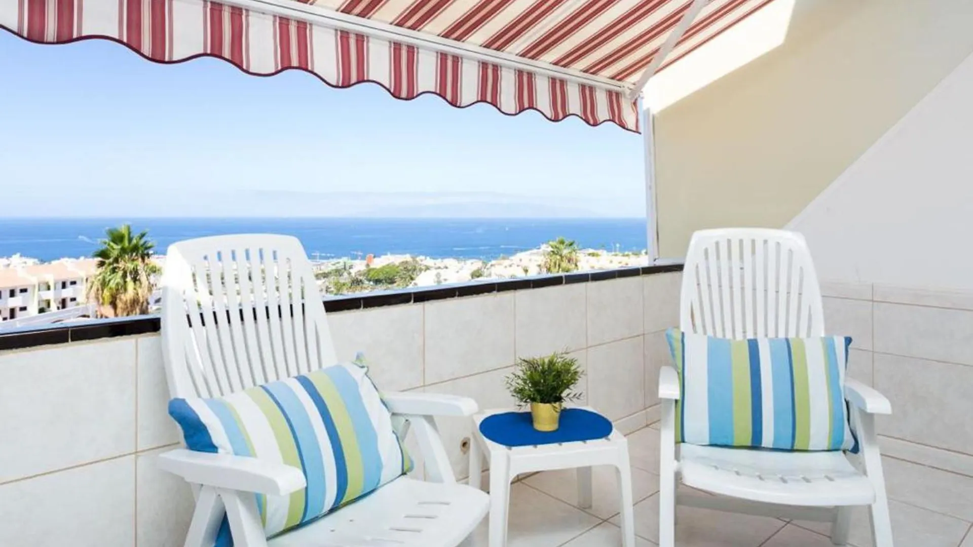 Sea & Pool View Apt In Costa Adeje Lägenhet